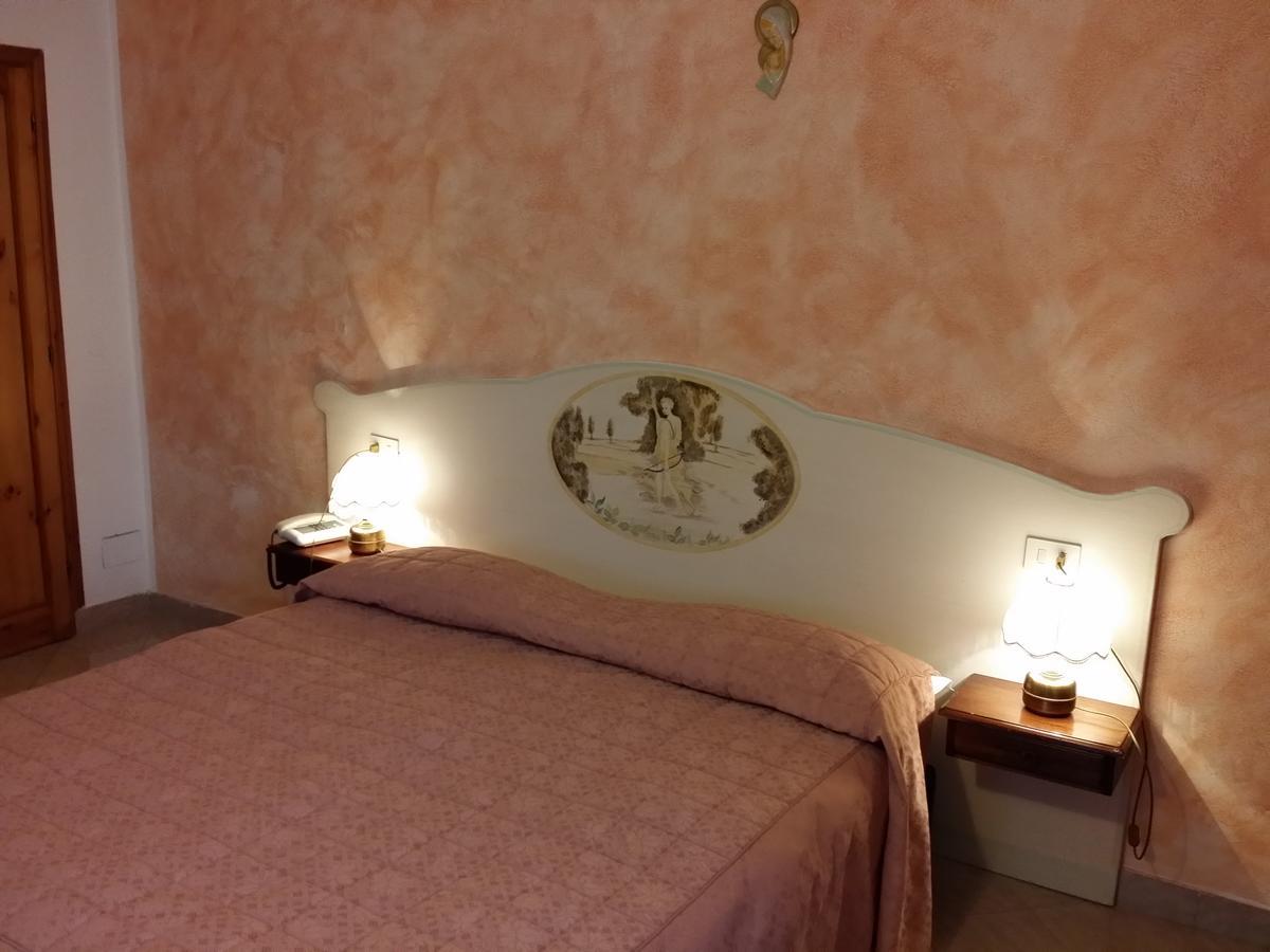 Albergo Diana เชอเรโตรากี ห้อง รูปภาพ