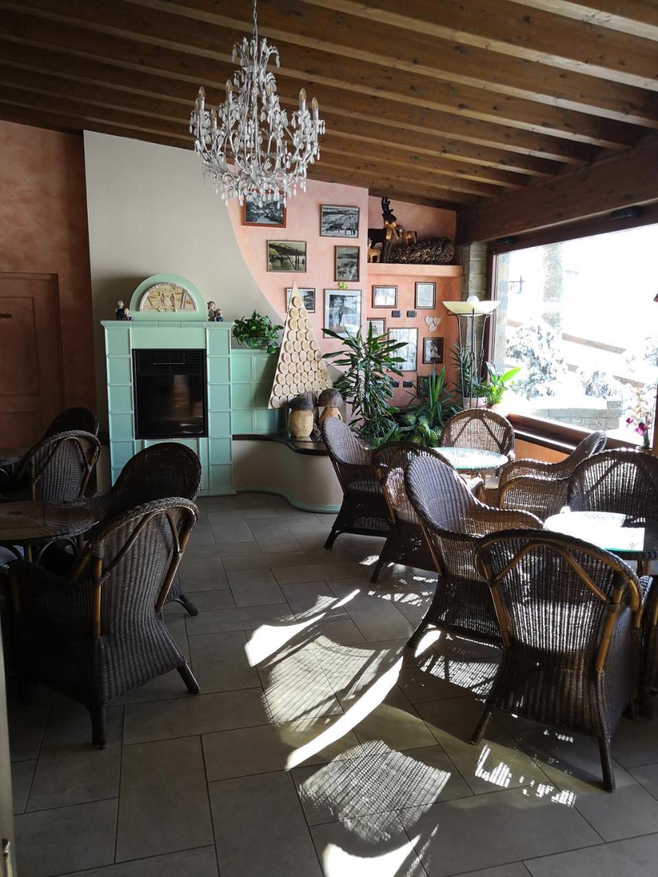 Albergo Diana เชอเรโตรากี ภายนอก รูปภาพ